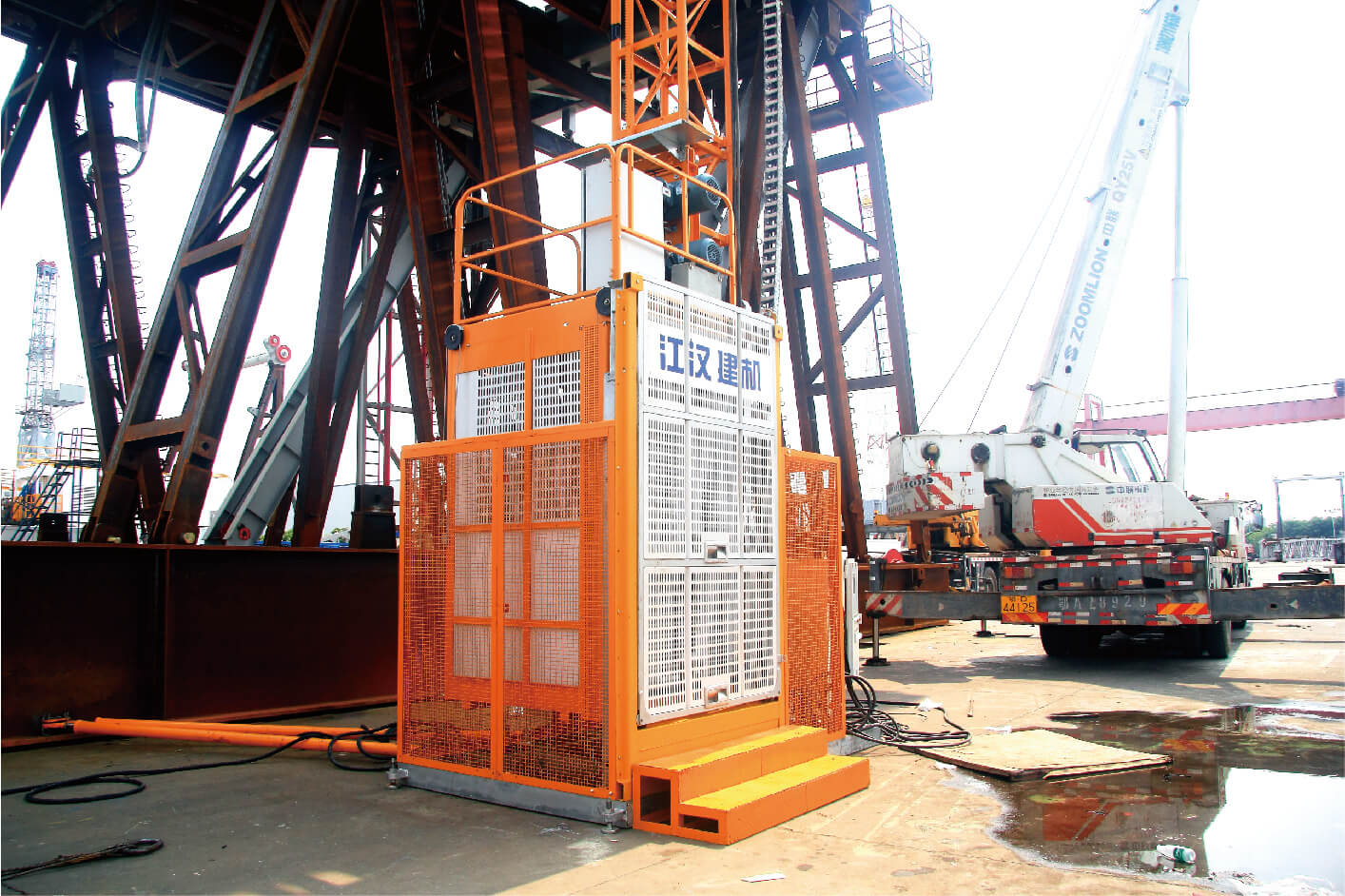 特種（多領(lǐng)域）防爆施工升降機(jī)